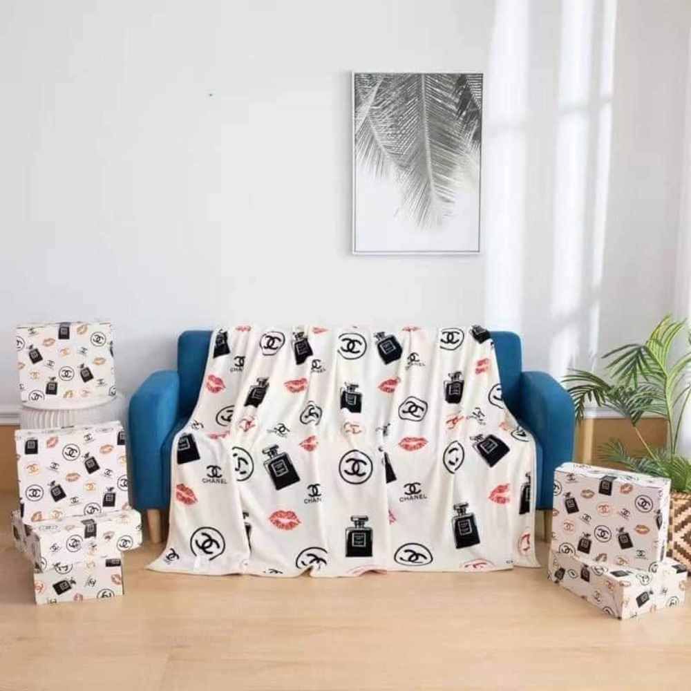 Throw blanket